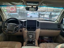 تۆیۆتا لاند کروزەر